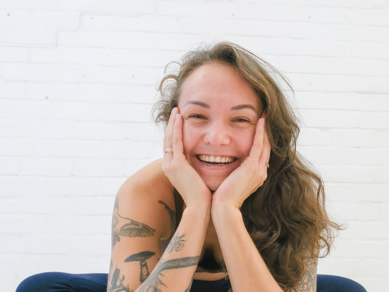 Dione Yoga
