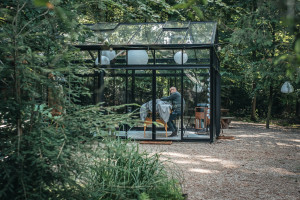 photo gallery image 01