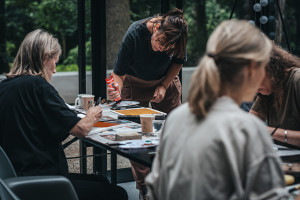 photo gallery image 01