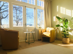 photo gallery image 01