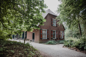 photo gallery image 01