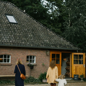 photo gallery image 01
