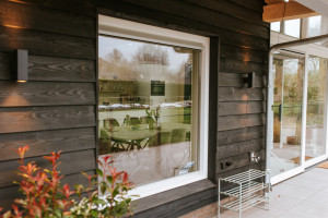 photo gallery image 01