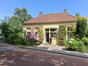 photo gallery image 01