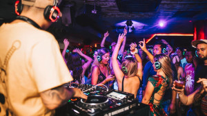 photo gallery image 01