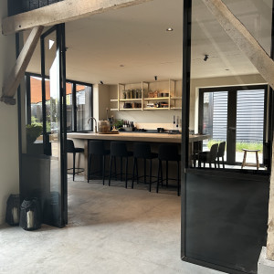 photo gallery image 01