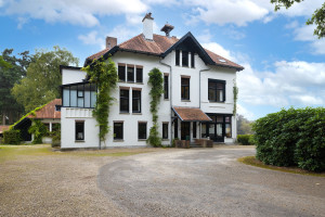 photo gallery image 01