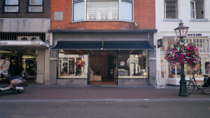 photo gallery image 01