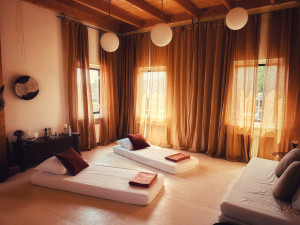 photo gallery image 01