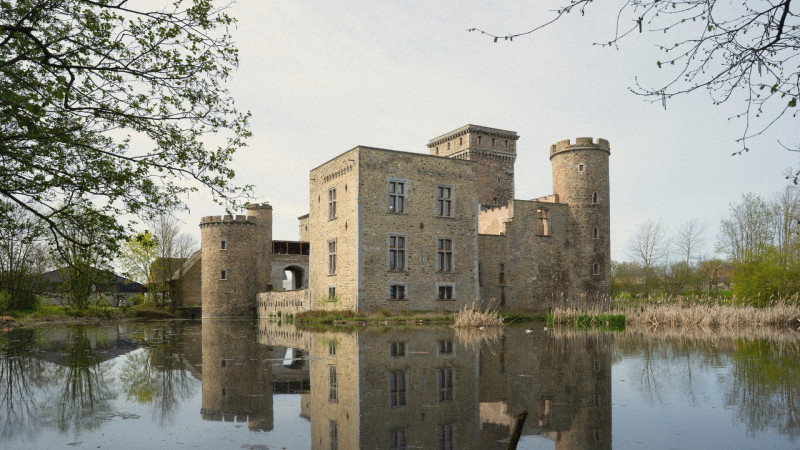 The Conscious Castle
