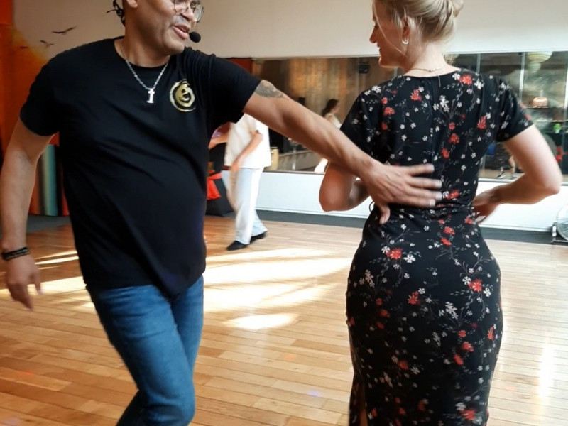 Esencia Dance Studio